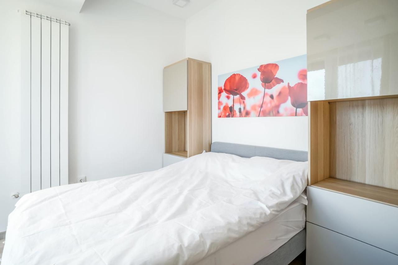 Bright Apartments Moments Away From Herastrau Park, Mall And Metro Бухарест Экстерьер фото